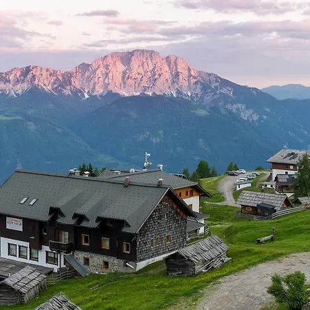 Sattleggers Alpenhof & Feriensternwarte Greifenburg