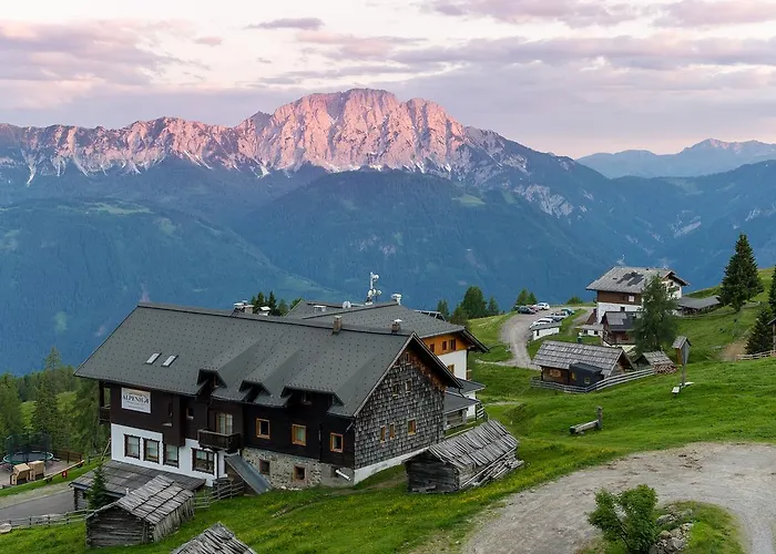 Sattleggers Alpenhof & Feriensternwarte Greifenburg